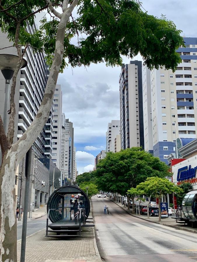 Encantador Suite: Vista E Cozinha Moderna No Bigorrilho Apartamento